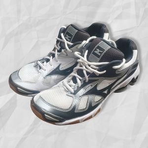 *SOLD* Mizuno Women's Wave Bolt 5 Size 8 Volleyball Shoe